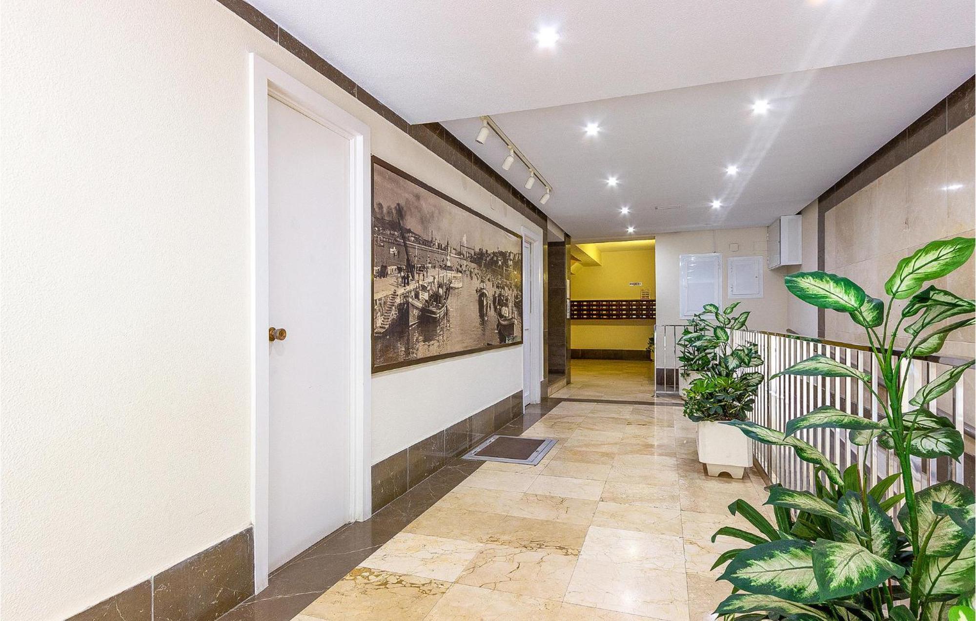 Lovely Apartment In Santa Pola With Kitchen Exterior foto