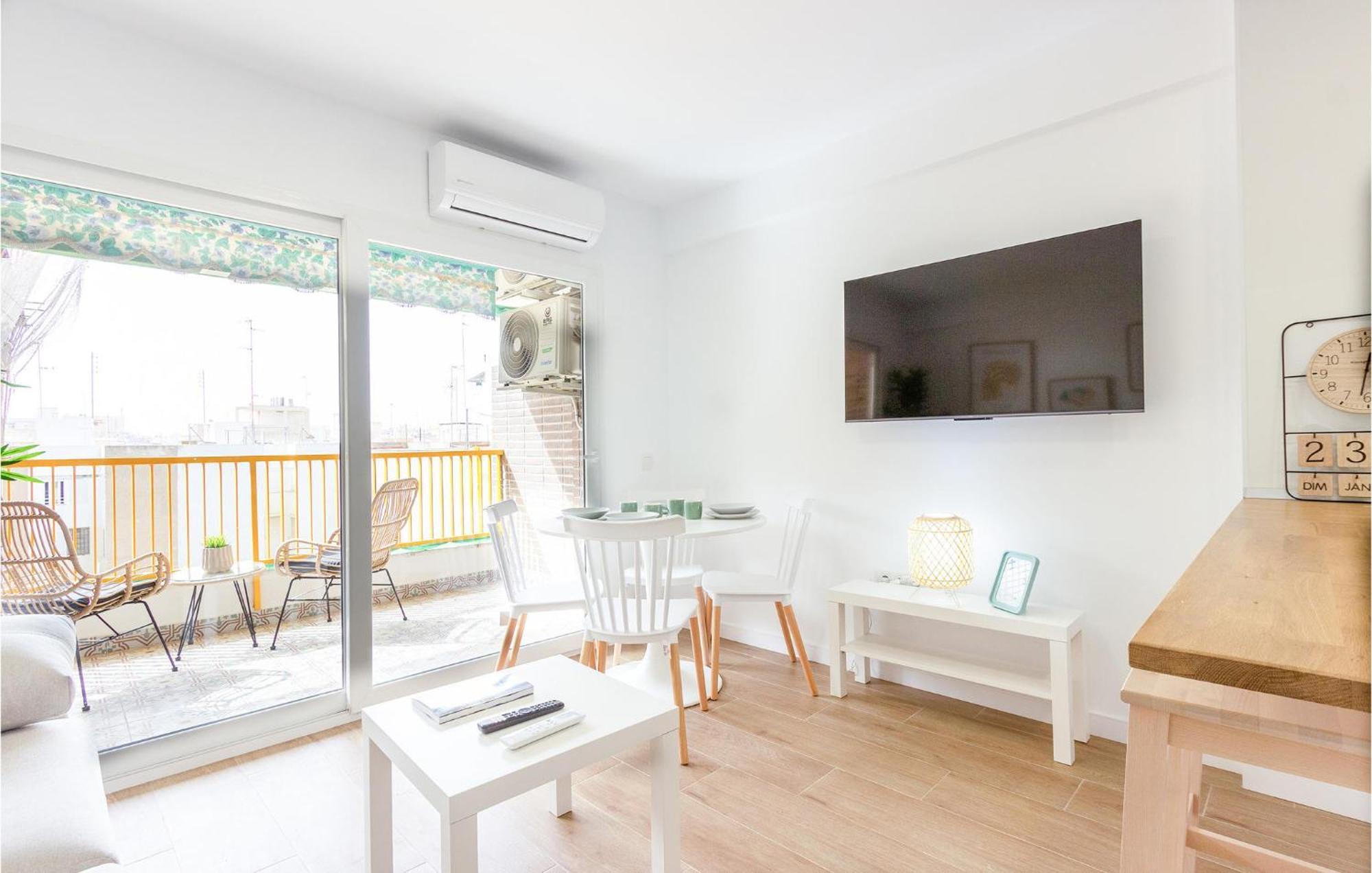 Lovely Apartment In Santa Pola With Kitchen Exterior foto