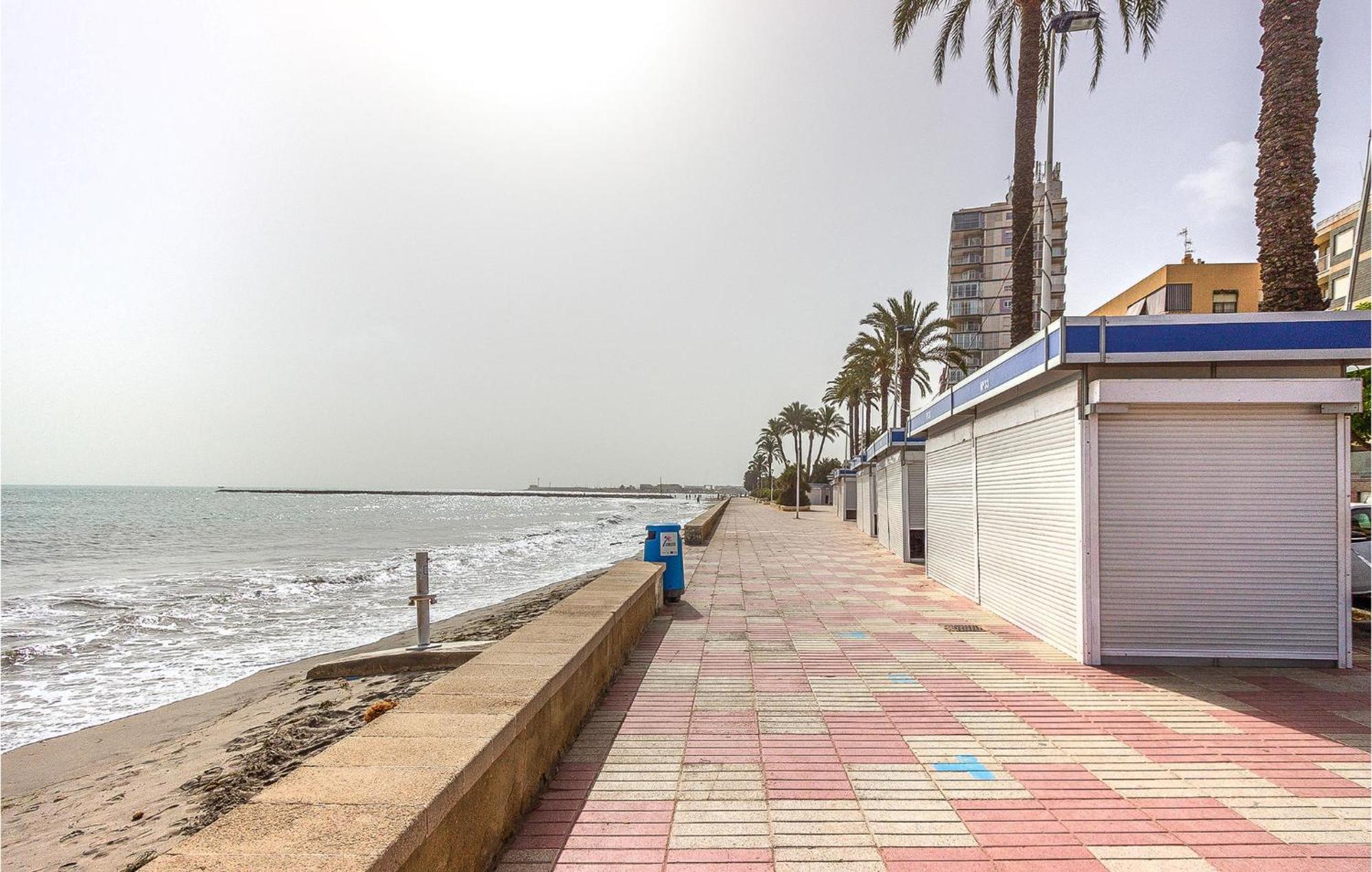 Lovely Apartment In Santa Pola With Kitchen Exterior foto